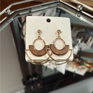 Elegant Gold and Brown Geometric Earrings